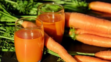 carrot juicing