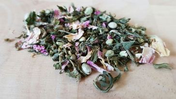 dried hemp leaf tea